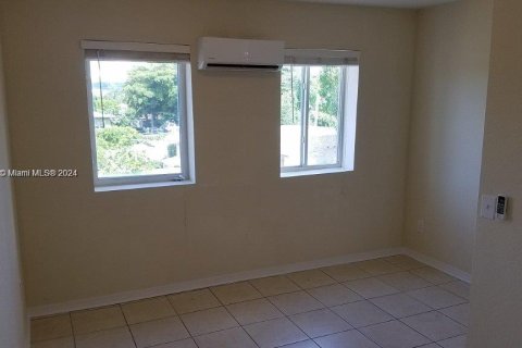 Copropriété à vendre à Miami, Floride: 1 chambre, 43.2 m2 № 1406215 - photo 3