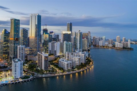 Condo in Miami, Florida, 1 bedroom  № 1406215 - photo 12