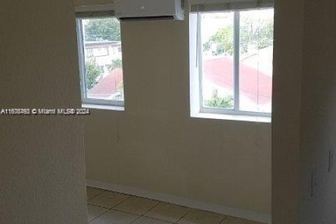 Condominio en venta en Miami, Florida, 1 dormitorio, 43.2 m2 № 1406215 - foto 4