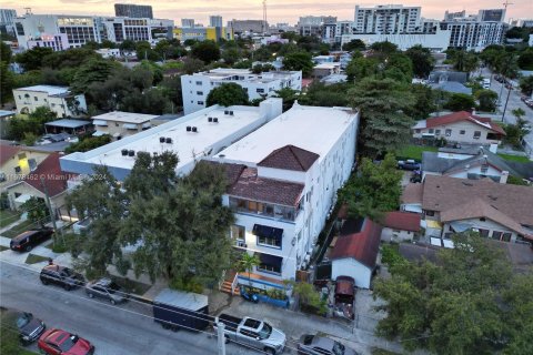 Condo in Miami, Florida, 1 bedroom  № 1406215 - photo 15