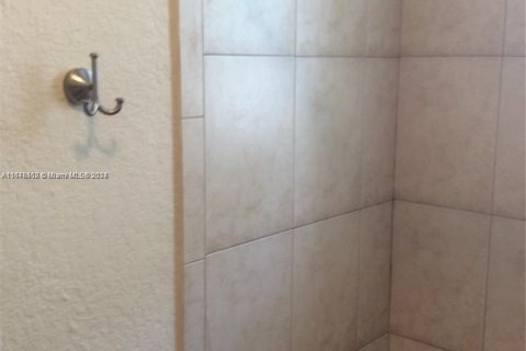 Condo in Miami, Florida, 1 bedroom  № 1406215 - photo 23