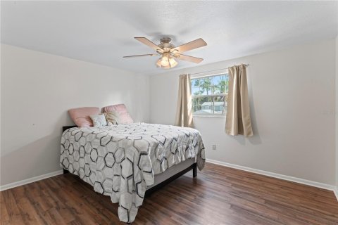 Casa en venta en Tampa, Florida, 4 dormitorios, 215.16 m2 № 1290132 - foto 28