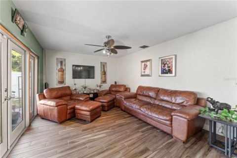 Casa en venta en Tampa, Florida, 4 dormitorios, 215.16 m2 № 1290132 - foto 24