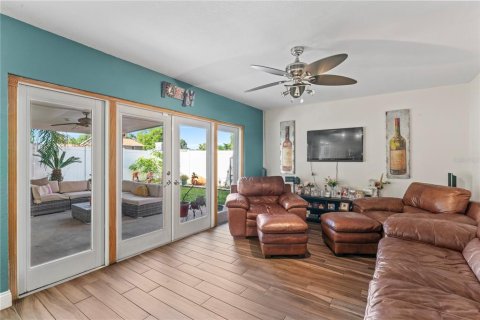 Casa en venta en Tampa, Florida, 4 dormitorios, 215.16 m2 № 1290132 - foto 25