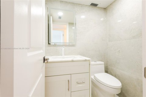 Condominio en venta en Hollywood, Florida, 1 dormitorio, 63.92 m2 № 1413977 - foto 16