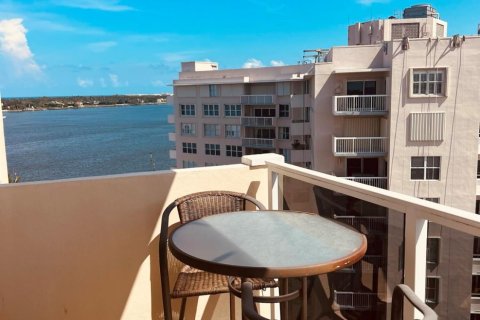 Copropriété à vendre à West Palm Beach, Floride: 2 chambres, 115.48 m2 № 892244 - photo 6