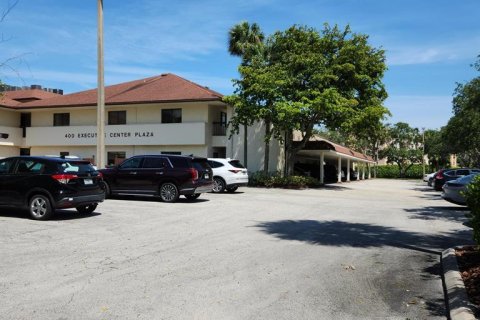 Immobilier commercial à vendre à West Palm Beach, Floride № 543826 - photo 8