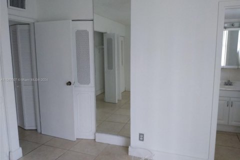 Copropriété à vendre à Sunny Isles Beach, Floride: 2 chambres, 83.05 m2 № 1162306 - photo 21