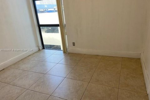 Copropriété à vendre à Sunny Isles Beach, Floride: 2 chambres, 83.05 m2 № 1162306 - photo 27