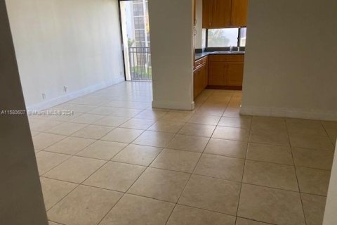 Copropriété à vendre à Sunny Isles Beach, Floride: 2 chambres, 83.05 m2 № 1162306 - photo 5