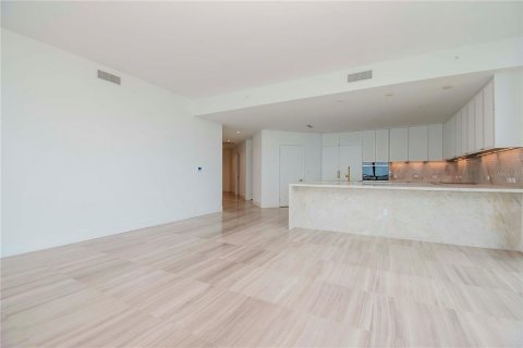 Condominio en venta en Tampa, Florida, 2 dormitorios, 273.13 m2 № 1352666 - foto 5