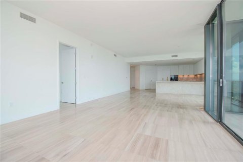 Condominio en venta en Tampa, Florida, 2 dormitorios, 273.13 m2 № 1352666 - foto 4