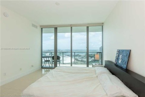 Condominio en alquiler en Miami, Florida, 1 dormitorio, 77.39 m2 № 1356712 - foto 4