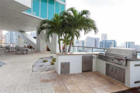 Condo in Miami, Florida, 1 bedroom  № 1356712 - photo 9