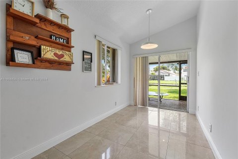 Townhouse in Margate, Florida 3 bedrooms, 145.86 sq.m. № 1356711 - photo 8