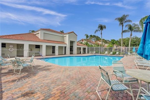 Townhouse in Margate, Florida 3 bedrooms, 145.86 sq.m. № 1356711 - photo 27