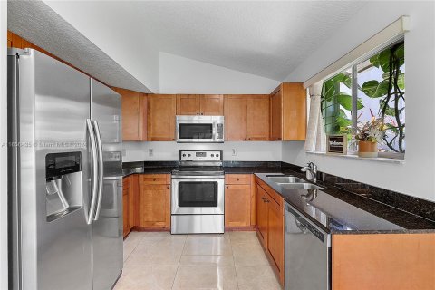 Townhouse in Margate, Florida 3 bedrooms, 145.86 sq.m. № 1356711 - photo 7