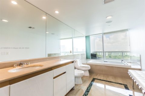 Condo in Miami, Florida, 2 bedrooms  № 1356872 - photo 25