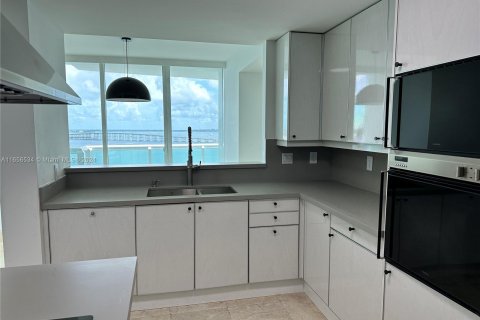 Condo in Miami, Florida, 2 bedrooms  № 1356872 - photo 16