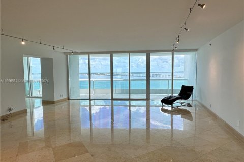 Condominio en alquiler en Miami, Florida, 2 dormitorios, 239.69 m2 № 1356872 - foto 5