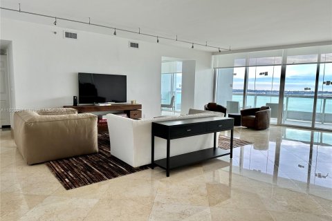 Copropriété à louer à Miami, Floride: 2 chambres, 239.69 m2 № 1356872 - photo 9