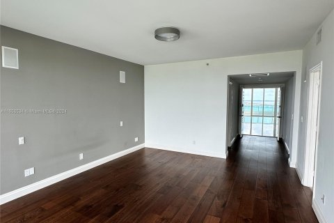 Condo in Miami, Florida, 2 bedrooms  № 1356872 - photo 18