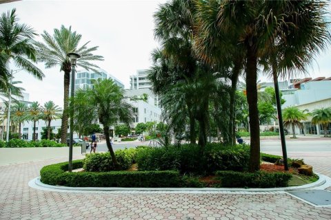 Condo in Miami Beach, Florida, 1 bedroom  № 1095457 - photo 4