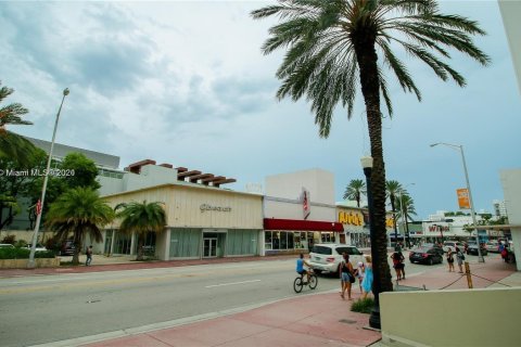 Copropriété à vendre à Miami Beach, Floride: 1 chambre, 74.88 m2 № 1095457 - photo 6