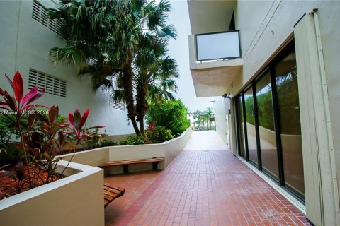 Copropriété à vendre à Miami Beach, Floride: 1 chambre, 74.88 m2 № 1095457 - photo 9