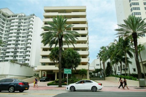 Condominio en venta en Miami Beach, Florida, 1 dormitorio, 74.88 m2 № 1095457 - foto 1