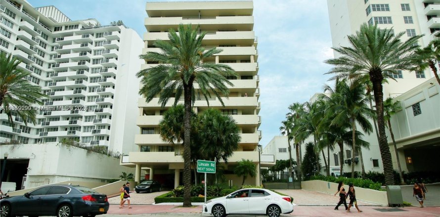 Condominio en Miami Beach, Florida, 1 dormitorio  № 1095457