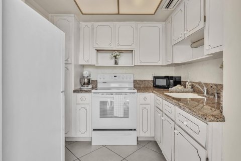 Condo in Boca Raton, Florida, 1 bedroom  № 1189900 - photo 23