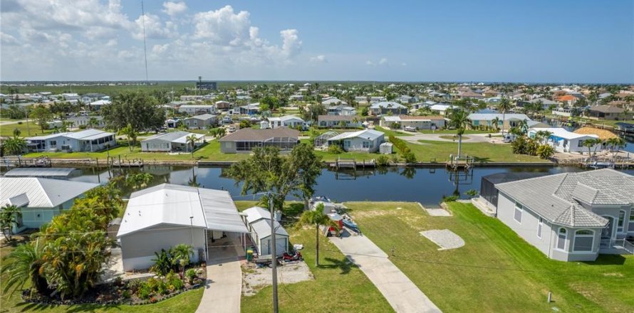 Terrain à Punta Gorda, Floride № 679741