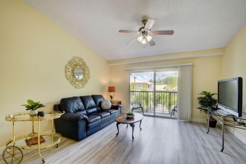 Condominio en venta en Royal Palm Beach, Florida, 2 dormitorios, 103.31 m2 № 1100217 - foto 24