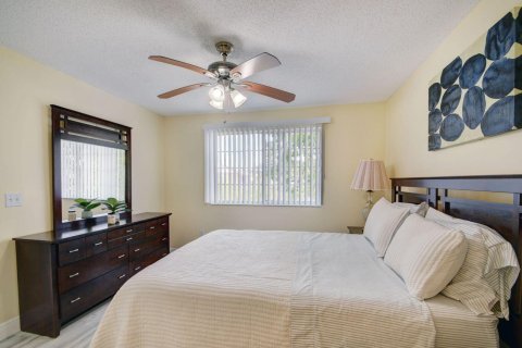 Condominio en venta en Royal Palm Beach, Florida, 2 dormitorios, 103.31 m2 № 1100217 - foto 14