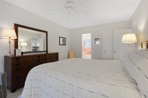 Condo in Fort Lauderdale, Florida, 1 bedroom  № 1391956 - photo 18