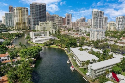 Copropriété à vendre à Fort Lauderdale, Floride: 1 chambre, 57.6 m2 № 1391956 - photo 1