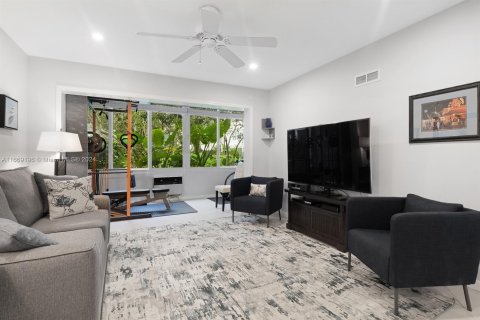 Condo in Fort Lauderdale, Florida, 1 bedroom  № 1391956 - photo 6