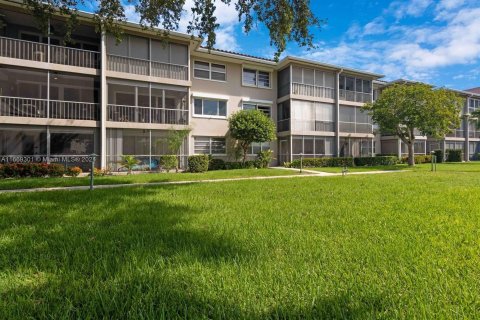 Condo in Fort Lauderdale, Florida, 2 bedrooms  № 1391957 - photo 1