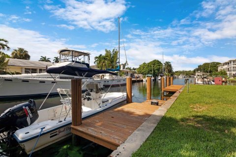 Condo in Fort Lauderdale, Florida, 2 bedrooms  № 1391957 - photo 4