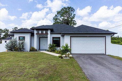 Villa ou maison à vendre à Lehigh Acres, Floride: 3 chambres, 152.73 m2 № 1355473 - photo 2