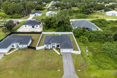 Villa ou maison à vendre à Lehigh Acres, Floride: 3 chambres, 152.73 m2 № 1355473 - photo 29