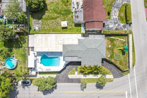 Casa en venta en Hollywood, Florida, 3 dormitorios, 177.91 m2 № 1355474 - foto 3