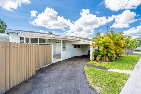 Casa en venta en Hollywood, Florida, 3 dormitorios, 177.91 m2 № 1355474 - foto 5