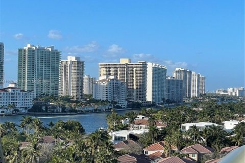 Copropriété à vendre à Sunny Isles Beach, Floride: 1 chambre, 93.37 m2 № 1103748 - photo 1