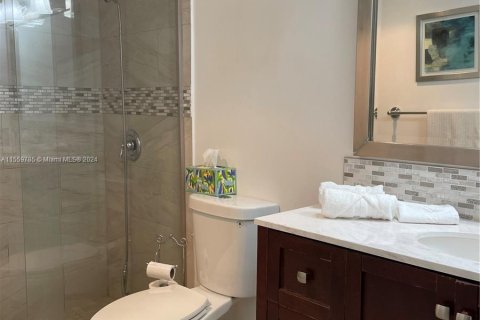 Condo in Sunny Isles Beach, Florida, 1 bedroom  № 1103748 - photo 15