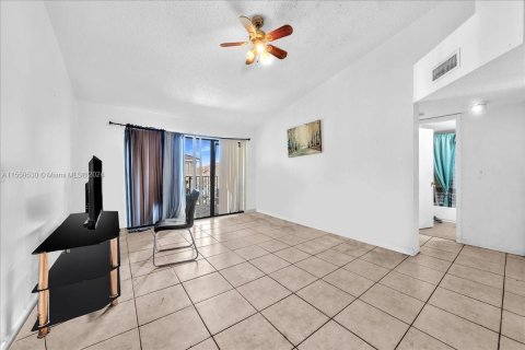 Copropriété à vendre à Coral Springs, Floride: 3 chambres, 117.34 m2 № 1103702 - photo 16