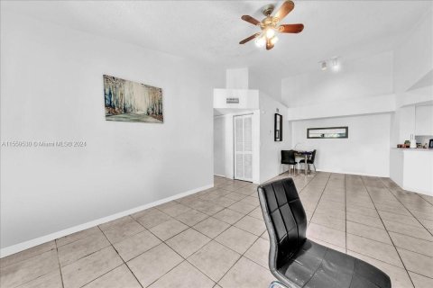 Condominio en venta en Coral Springs, Florida, 3 dormitorios, 117.34 m2 № 1103702 - foto 14