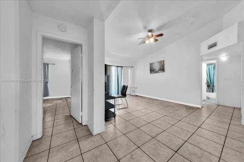 Condominio en venta en Coral Springs, Florida, 3 dormitorios, 117.34 m2 № 1103702 - foto 20