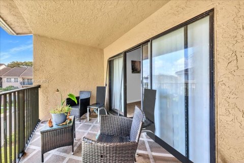 Condominio en venta en Coral Springs, Florida, 3 dormitorios, 117.34 m2 № 1103702 - foto 12